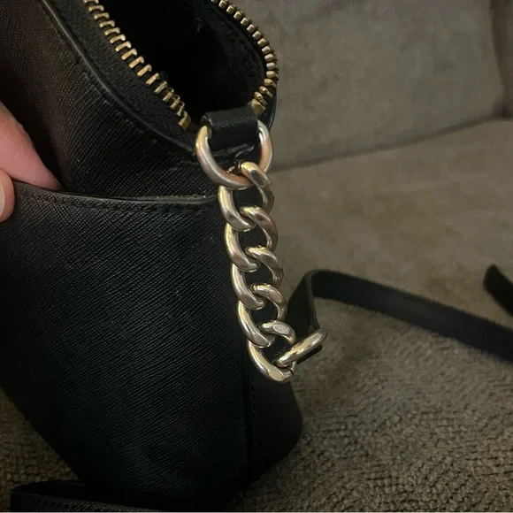 DKNY Black Crossbody Bag with Chain Detail - Picture 7 of 8